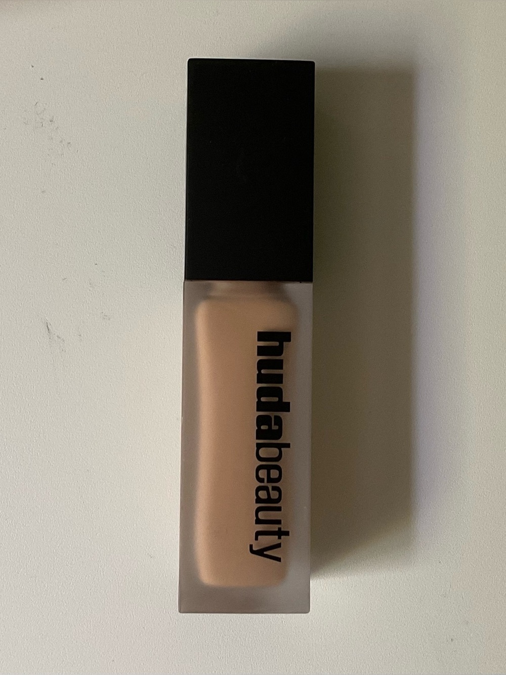 Huda Beauty Faux Filter Concealer - Cookie Dough